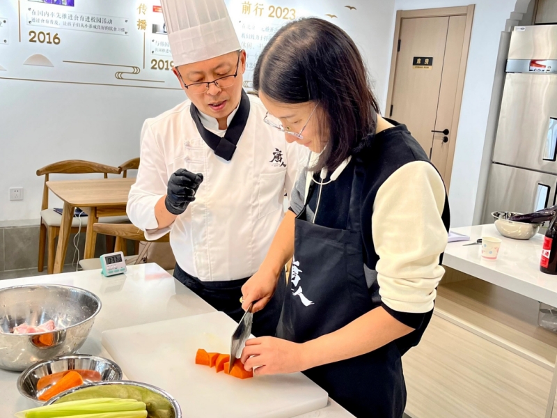 学习切配蔬菜